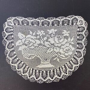 Vintage Lace Doily With Floral Pattern & Scalloped Edges